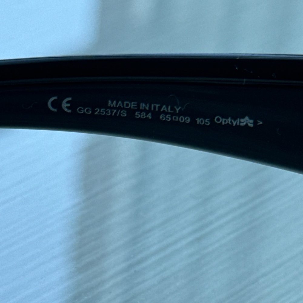 Vintage Gucci Black Sunglasses - Picture 4 of 8